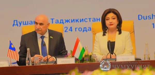 ПАРЛУМОН. БАРГУЗОРИИ ФОРУМИ БАЙНАЛМИЛАЛӢ ДАР ШАҲРИ ДУШАНБЕ