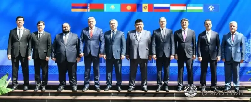 ТОҶИКИСТОН ҶОНИБДОРИ ТАҲКИМИ БАХШИ САНОАТ ДАР КИШВАРҲОИ ИДМ АСТ