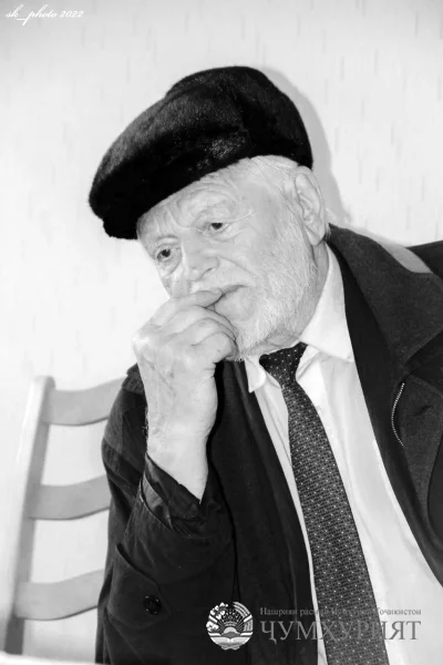 МОНАНД НАБУДАН, ТАНҲОИСТ